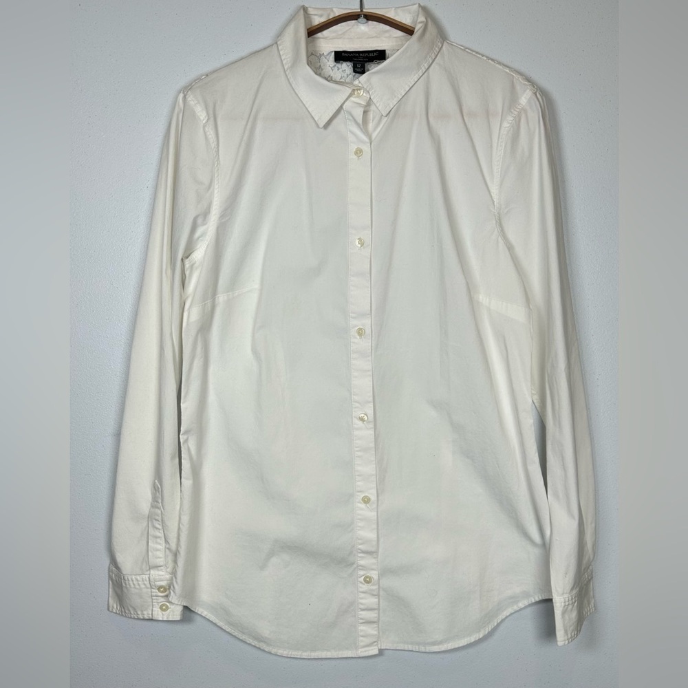 Banana Republic White Button Up with Lace Detail in the Back. Size 12.